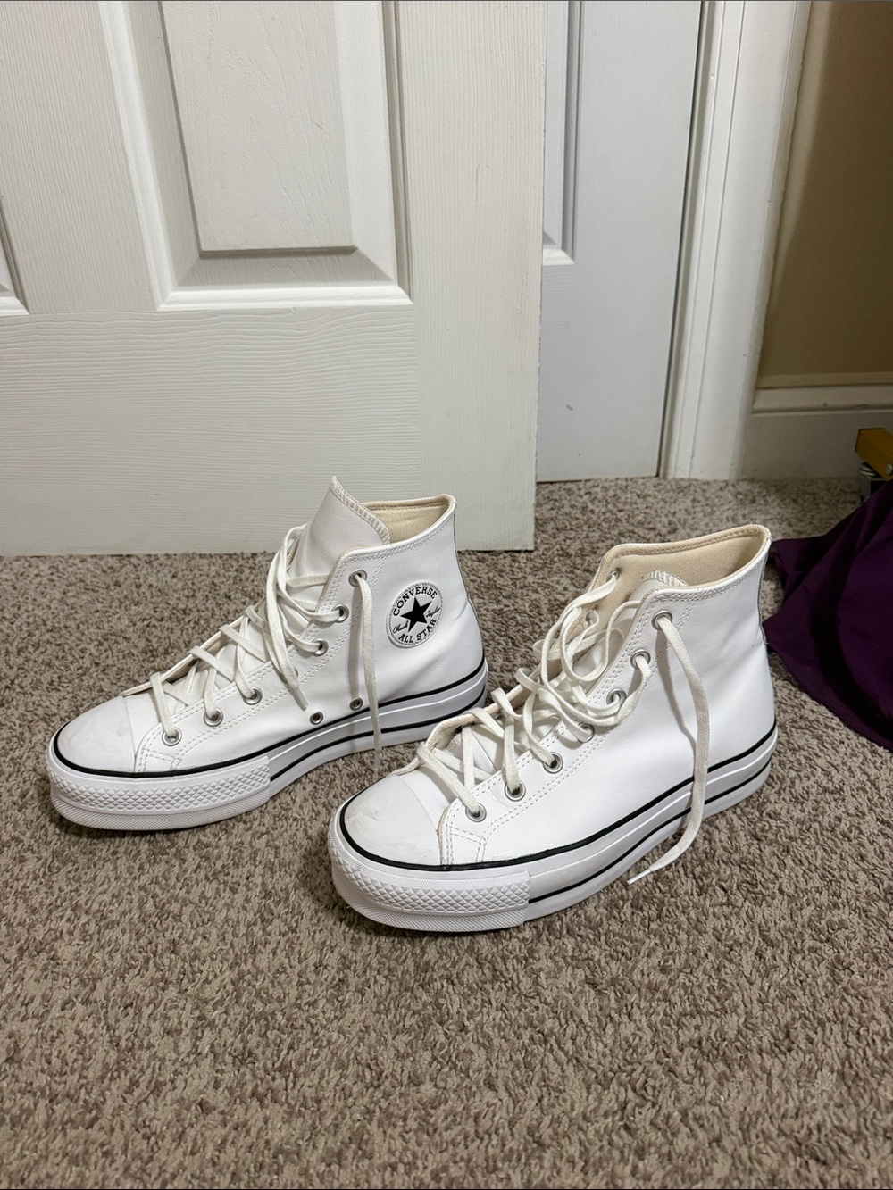 Converse Chuck Taylor All Star Women's White High Top Lace Up Sneakers Size 10